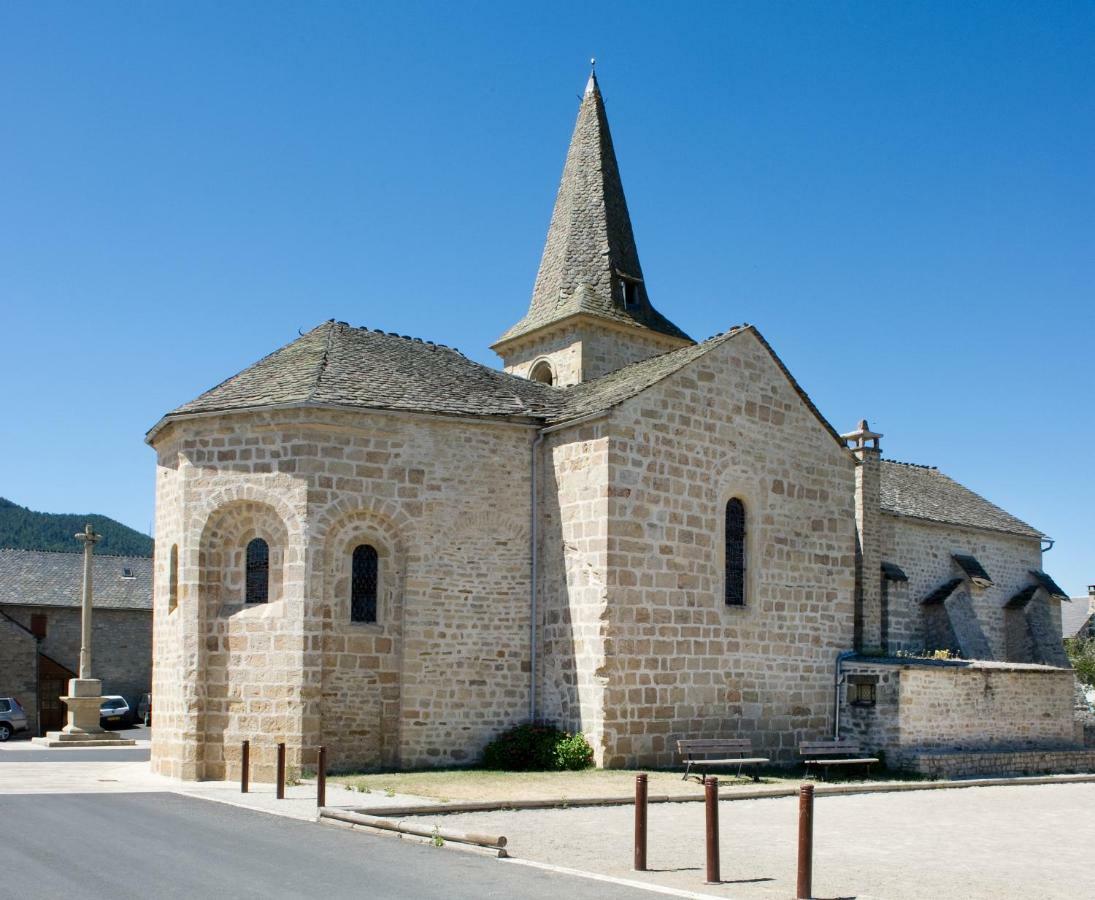 Hotel Les Hauts Du Gevaudan Montrodat Exteriér fotografie